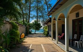 Pakmeng Beach Resort